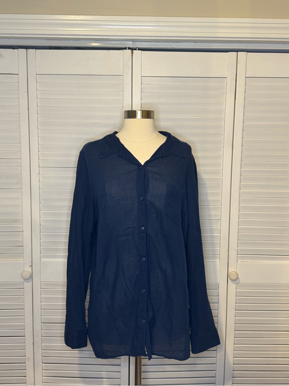 Banana Republic Dark Navy Long-Sleeve Button Down Shirt